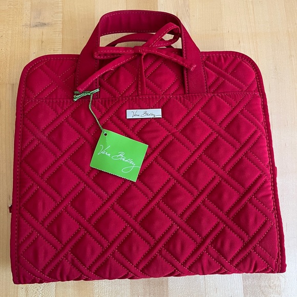 Vera Bradley Handbags - Vera Bradley Iconic Hanging Organizer in Classic Red *NEW* ✈️🧳💄